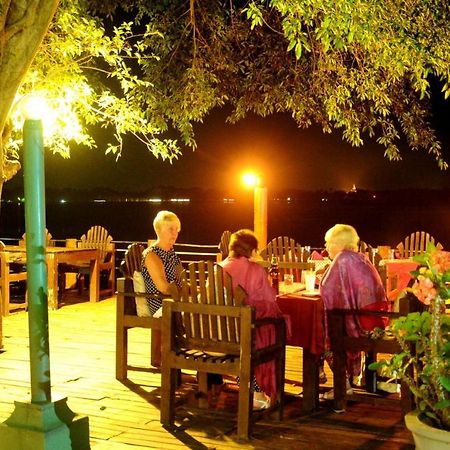 Lake Wind Hotel ティッサマハーラーマ エクステリア 写真