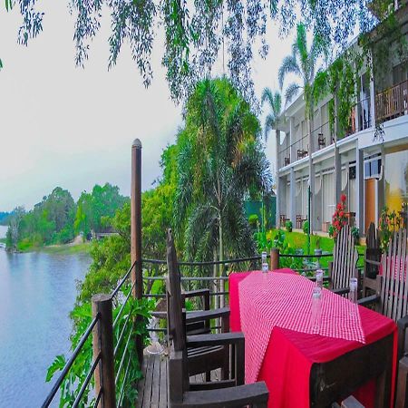 Lake Wind Hotel ティッサマハーラーマ エクステリア 写真